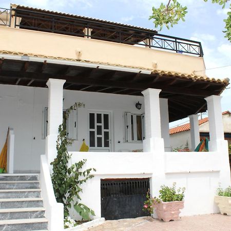 Pantelis Apartments Айос-Георгіос Екстер'єр фото