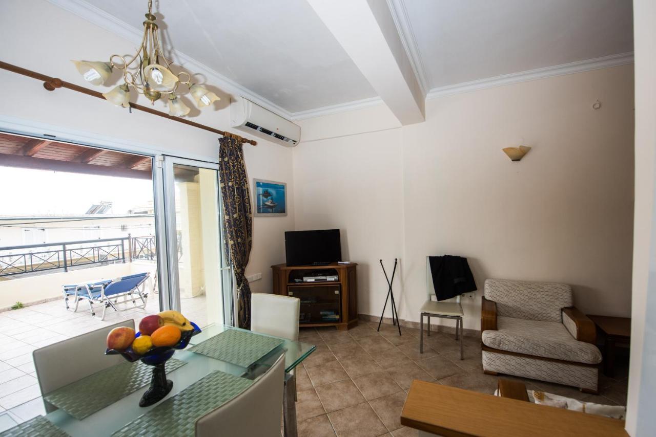 Pantelis Apartments Айос-Георгіос Екстер'єр фото