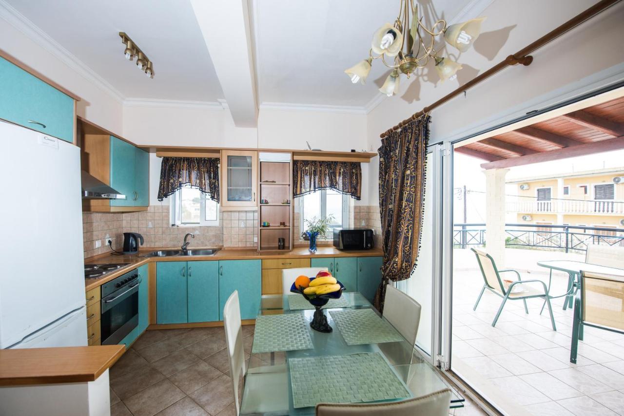 Pantelis Apartments Айос-Георгіос Екстер'єр фото