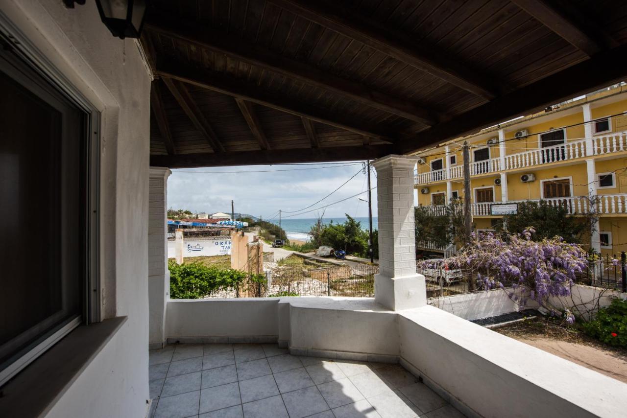 Pantelis Apartments Айос-Георгіос Екстер'єр фото