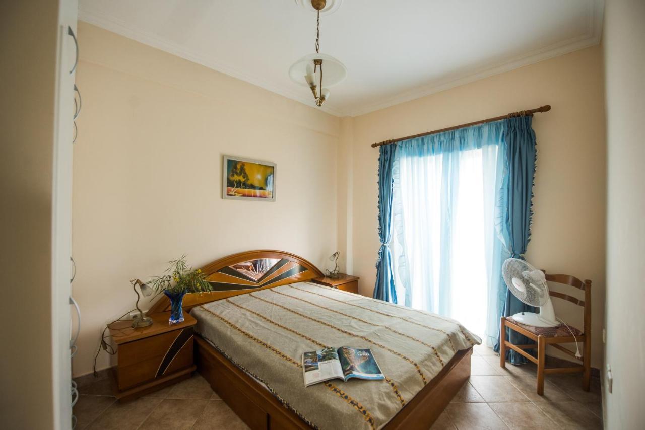 Pantelis Apartments Айос-Георгіос Екстер'єр фото