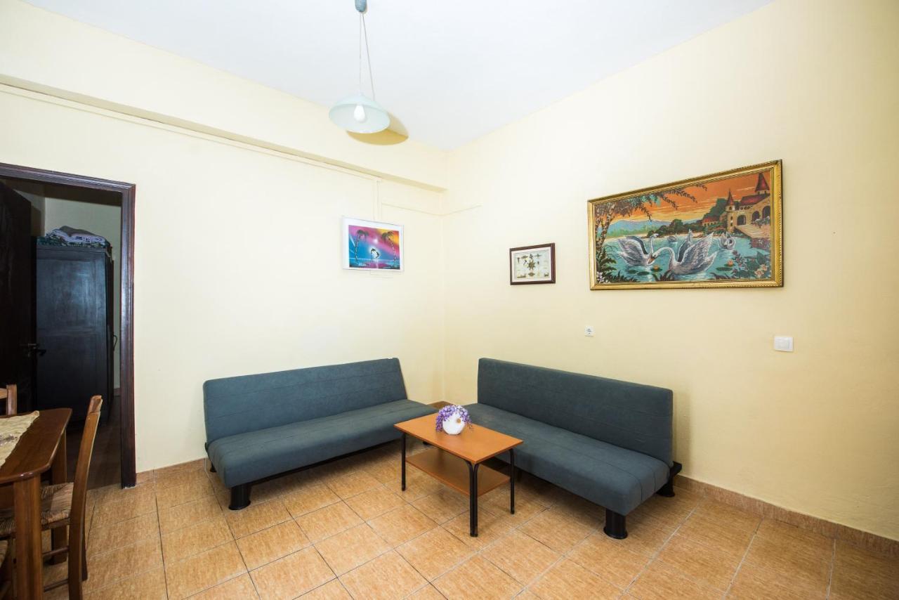 Pantelis Apartments Айос-Георгіос Екстер'єр фото