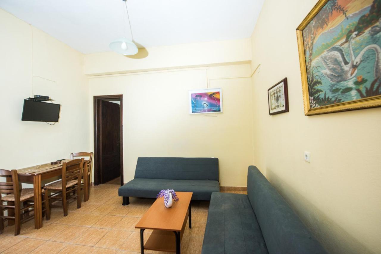 Pantelis Apartments Айос-Георгіос Екстер'єр фото