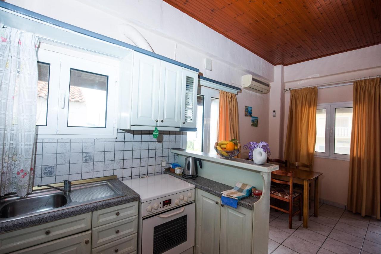 Pantelis Apartments Айос-Георгіос Екстер'єр фото