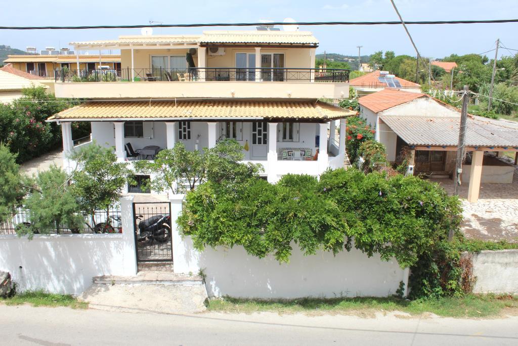 Pantelis Apartments Айос-Георгіос Екстер'єр фото